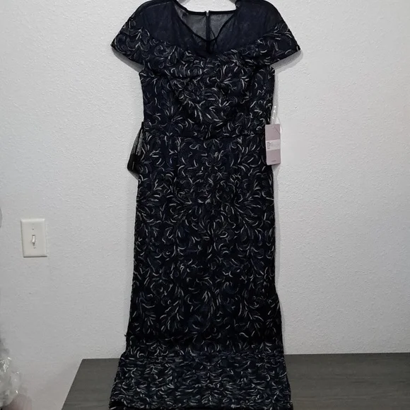 JS Collections Illusion Mesh Off-the-Shoulder Short Sleeve Gown - Picture 5 of 9